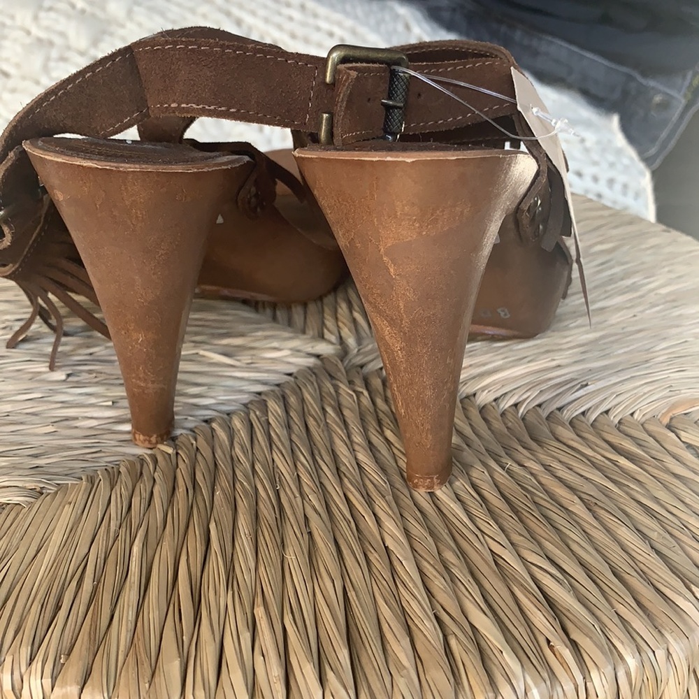 Brown Suede sandals with fringe - Picture 5 of 12